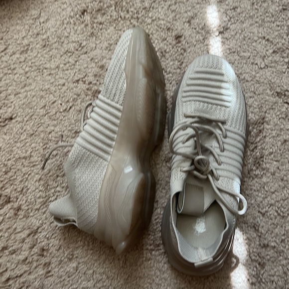 Beige Women’s Sneakers — US 9.5 Cushionaire 👟 - Picture 2 of 5